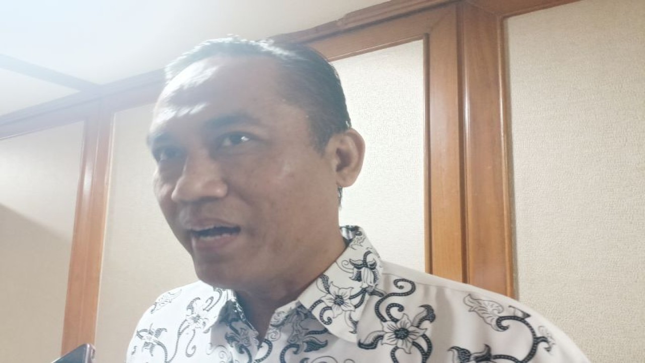 Pelaksana Tugas (Plt) Kepala Dinas Pendidikan DKI Jakarta Syaefuloh Hidayat di Balai Kota DKI, Jakarta Pusat, Jumat (5/5/2023). ANTARA/Siti Nurhaliza