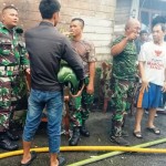 PMK Korem 091/ASN bantu padamkan kebakaran di Samarinda-1683806624