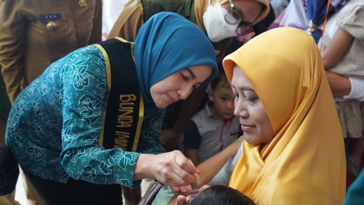 Pelaksanaan imunisasi polio di Kabupaten Bogor, Jawa Barat. (ANTARA/HO-Humas Pemkab Bogor)