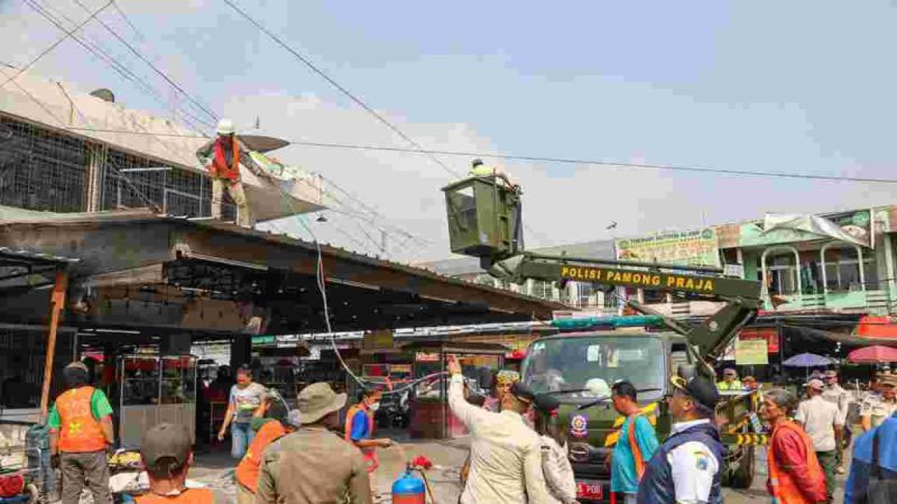 Bangunan di Komplek Pertokoan Pasar Muara Karang atau yang dikenal Ruko Niaga Pluit, Jalan Pluit Karang Niaga, Blok Z-4 Utara dan Z-8 Selatan, RT011/003, Kelurahan Pluit, Penjaringan, Jakarta Utara. ANTARA/Ho/PPID DKI Jakarta