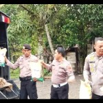 Polres Aceh Barat salurkan bantuan satu ton beras untuk korban banjir-1683622828