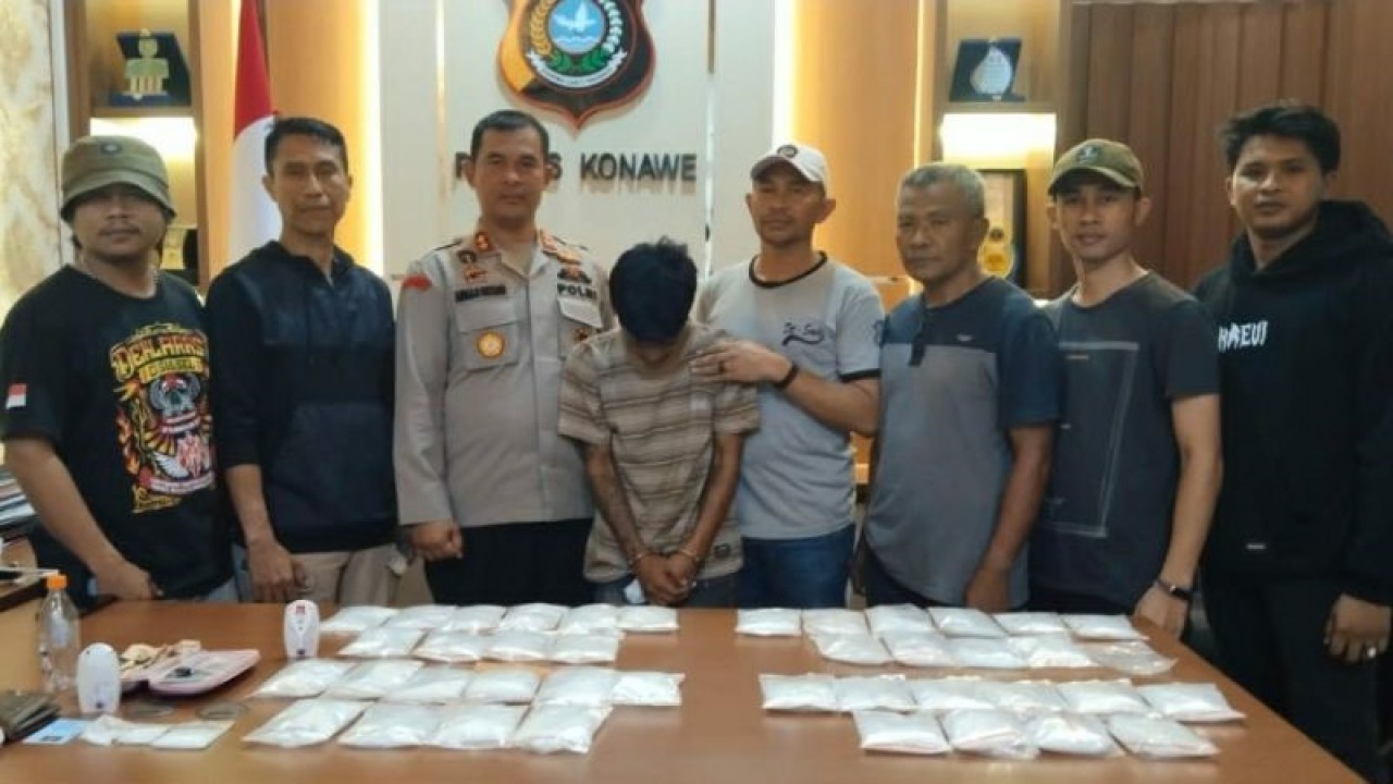 Polres Konawe saat merilis penangkapan pengedar sabu-sabu seberat 4,3 kilogram di Konawe, Rabu (31/5/2023) ANTARA/HO-Humas Polres Konawe