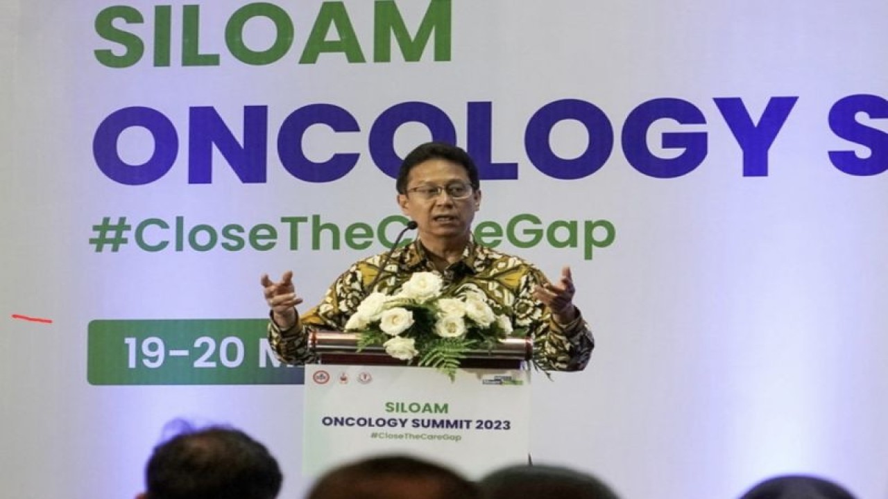 Menteri Kesehatan RI Budi Gunadi Sadikin saat menjadi pembicara dalam acara Siloam Oncology Summit 2023 di Jakarta pada Jumat (19/5/2023). (ANTARA/HO-Kemenkes).