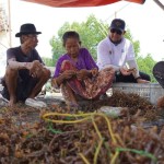 PT Kliring Berjangka Indonesia beri bantuan modal petani rumput laut-1683189868