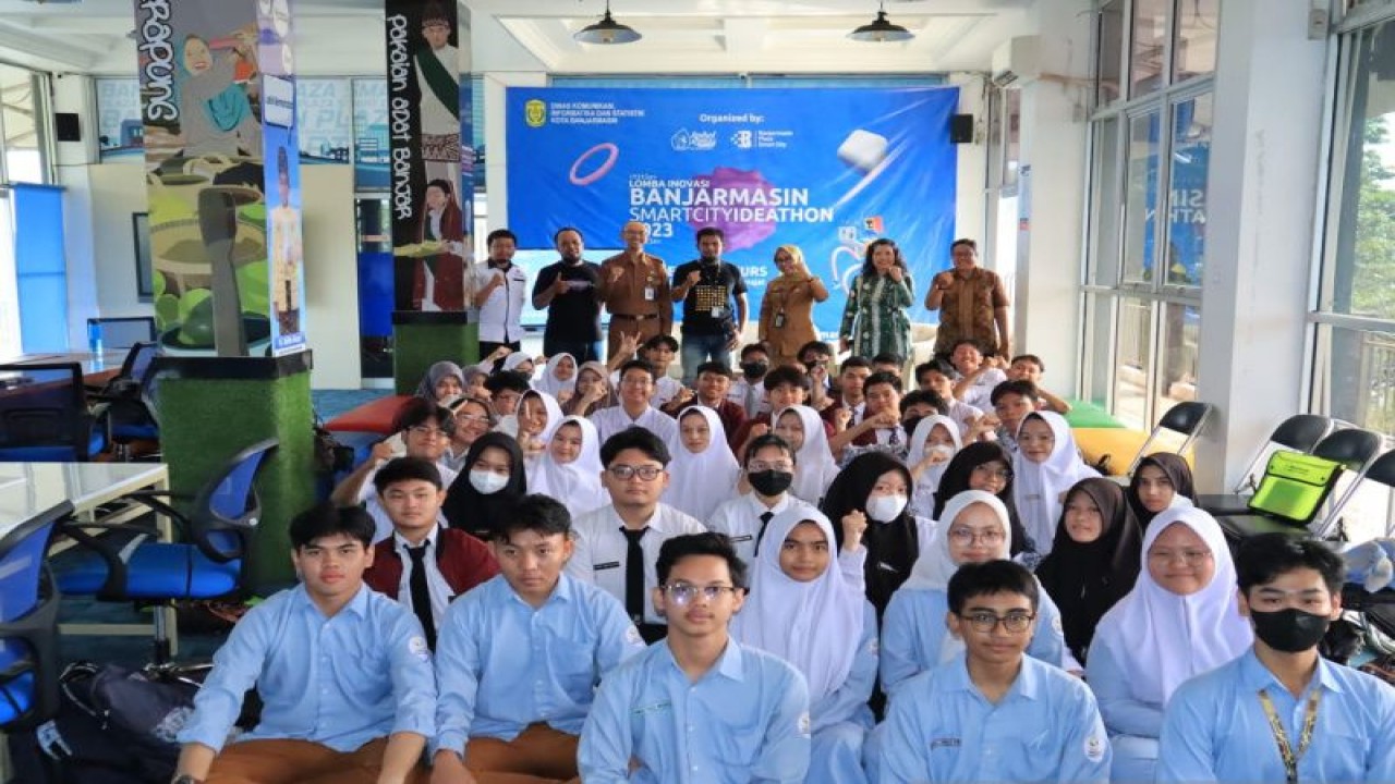 Para siswa yang mengikuti lomba Inovasi Banjarmasin Smart City Ideathon tahun 2023 dari 22-25 Mei di Banjarmasin, Selasa (23/5/2023). ANTARA/HO-Humas Pemkot Banjarmasin
