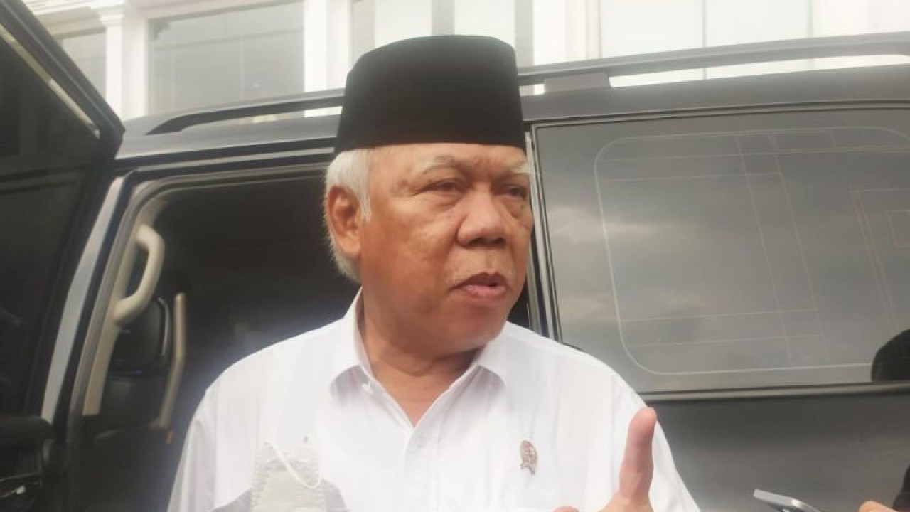 Menteri Pekerjaan Umum dan Perumahan Rakyat (PUPR) Basuki Hadimuljono di Kompleks Istana Kepresidenan, Jakarta, Selasa (2/5/2023). (ANTARA/Indra Arief Pribadi)