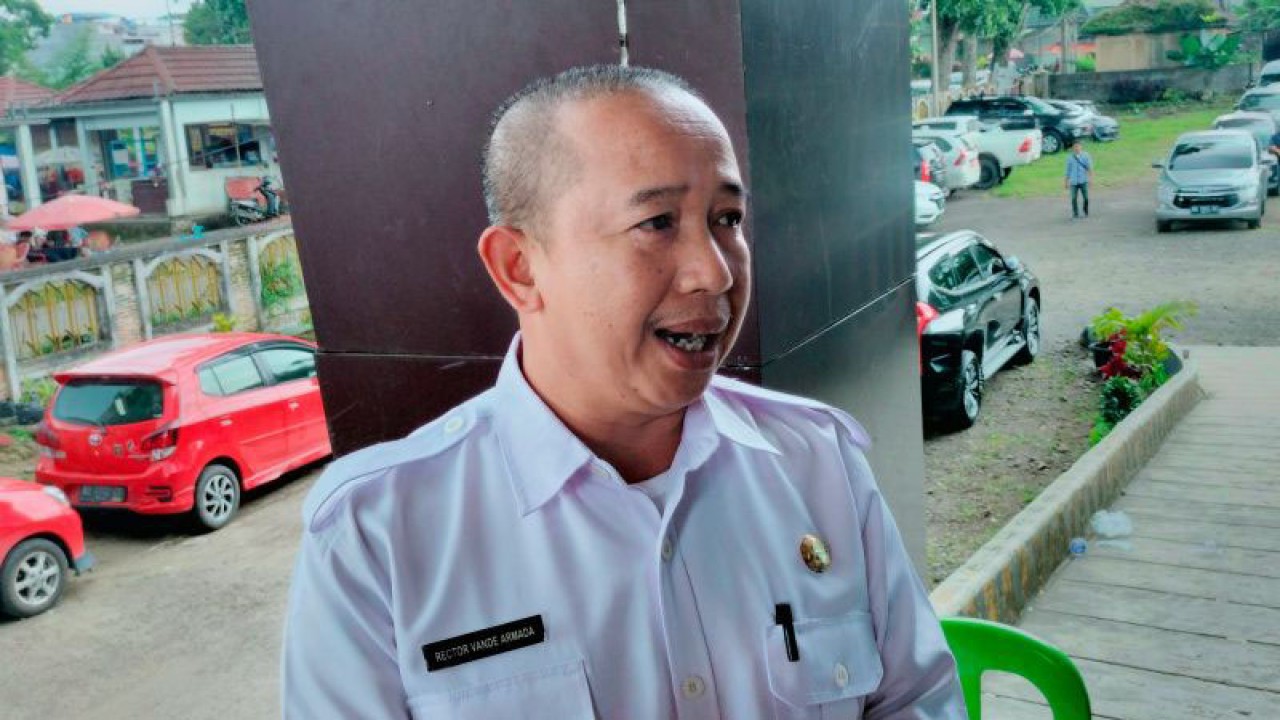 Kepala Dinas Pekerjaan Umum dan Perumahan (PUPR) Kabupaten Rejang Lebong Rector Vande Armada. ANTARA/dokumen