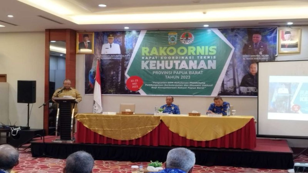 Rakornis Dinas Kehutanan Provinsi Papua Barat digelar di Manokwari. (ANTARA/Tri Adi Santoso)