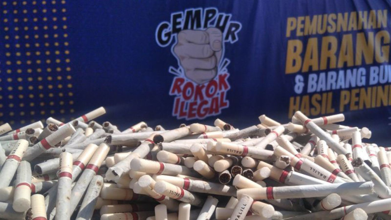 Rokok ilegal hasil penindakan Kantor Pengawasan dan Pelayanan Bea Cukai (KPPBC) Tipe Madya Kudus, Jawa Tengah. ANTARA/Akhmad Nazaruddin Lathif