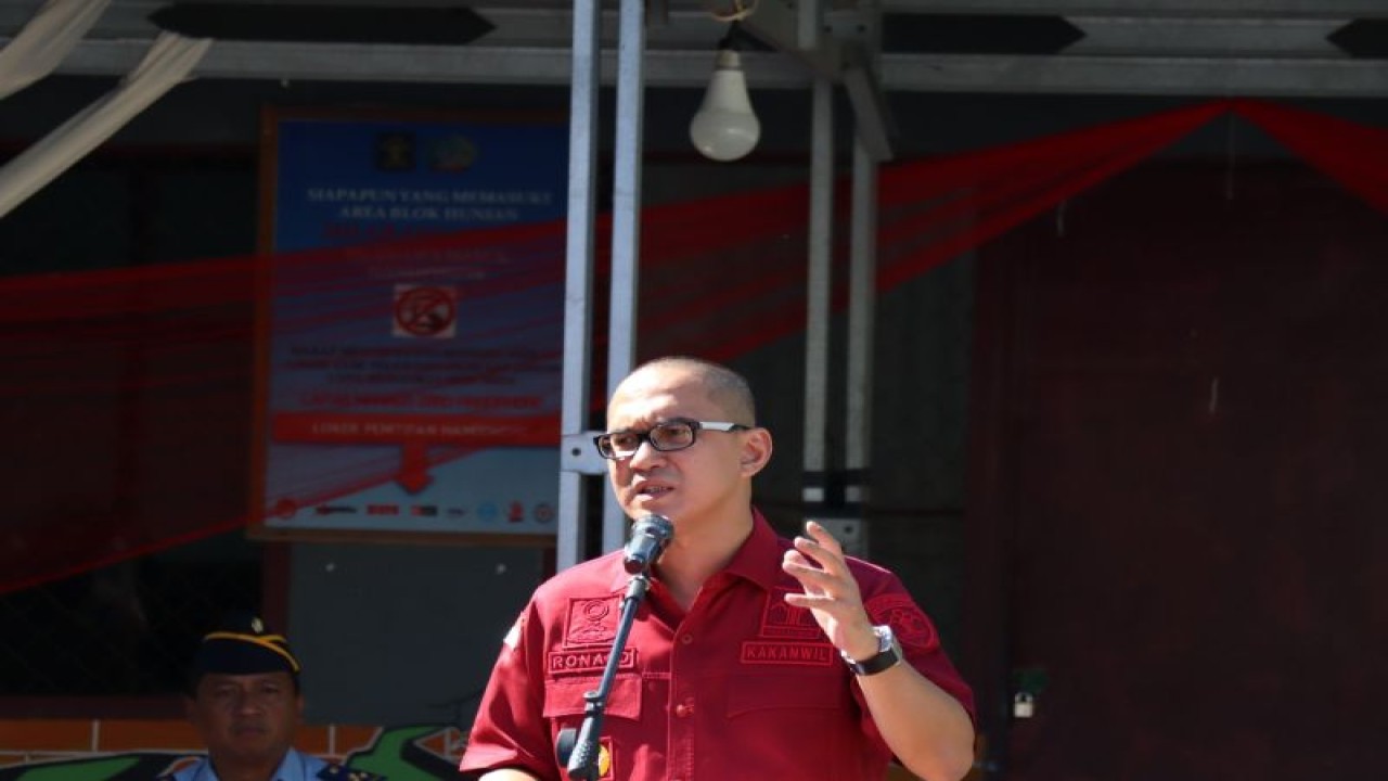 Kepala Kantor Wilayah Kemenkumham Sulut Ronald Lumbuun. ANTARA/HO-Humas Kemenkumham Sulut.