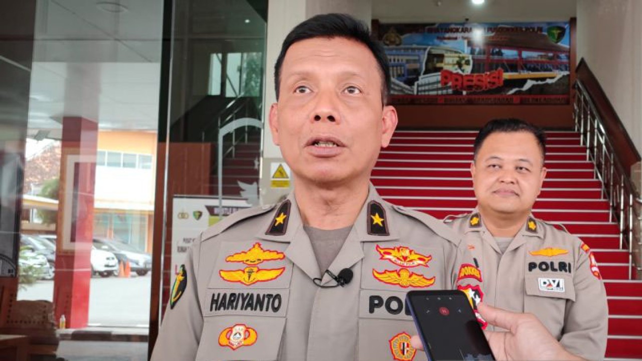 Kepala Rumah Sakit Bhayangkara TK I Raden Said Sukanto (RS Polri) Kramat Jati Brigjen Pol Hariyanto saat memberikan keterangan pers di RS Polri, Kramat Jati, Jakarta Timur, Rabu (3/5/2023). ANTARA/Syaiful Hakim