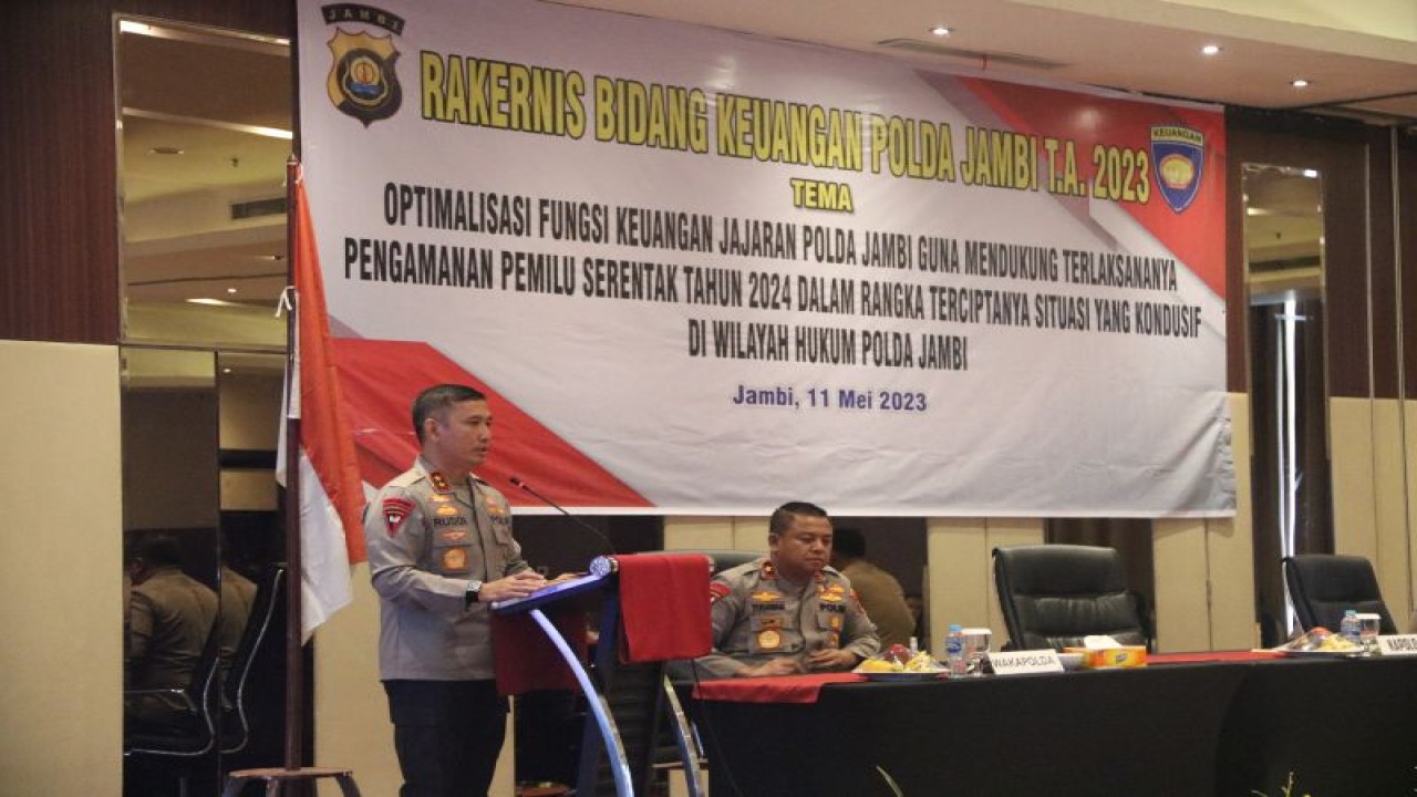 Kapolda Jambi Irjen Pol Rusdi Hartono saat memberikan amanat dalam Rakernis Bidang Keuangan Polda Jambi, Kamis (11/5/2023). (ANTARA/HO-Polda Jambi)