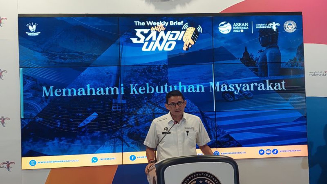 Menteri Pariwisata dan Ekonomi Kreatif (Menparekraf) Sandiaga Uno dalam The Weekly Brief with Sandi Uno yang digelar di Jakarta, Senin (8/5/2023). ANTARA/ (Sinta Ambarwati)