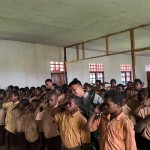 Satgas Yonif 527 ajak siswa SMPN 1 Oban-Papua tingkatkan kedisiplinan-1684741606