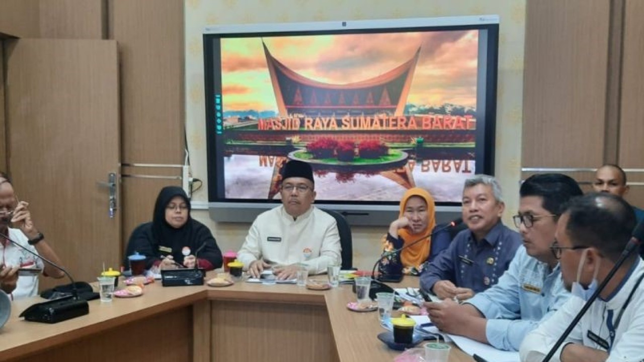 Sekda Sumbar Hansastri menyampaikan persiapan Penas Tani XVI. ANTARA/Diskominfotik Sumbar