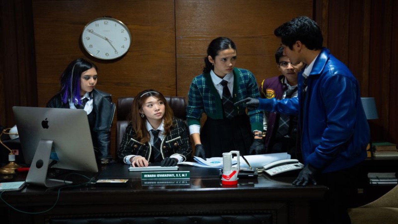 Potongan adegan pada serial "A+". (ANTARA/HO/Prime Video)