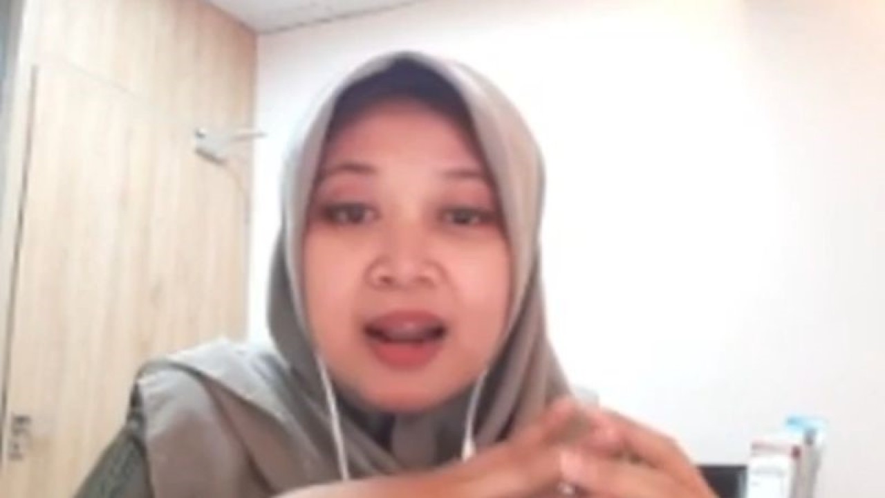 Tangkapan layar dr. Anna Ariane, SpPD-KR. (ANTARA/Youtube RSCM Kencana)
