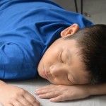 Tidur di lantai-1683713156