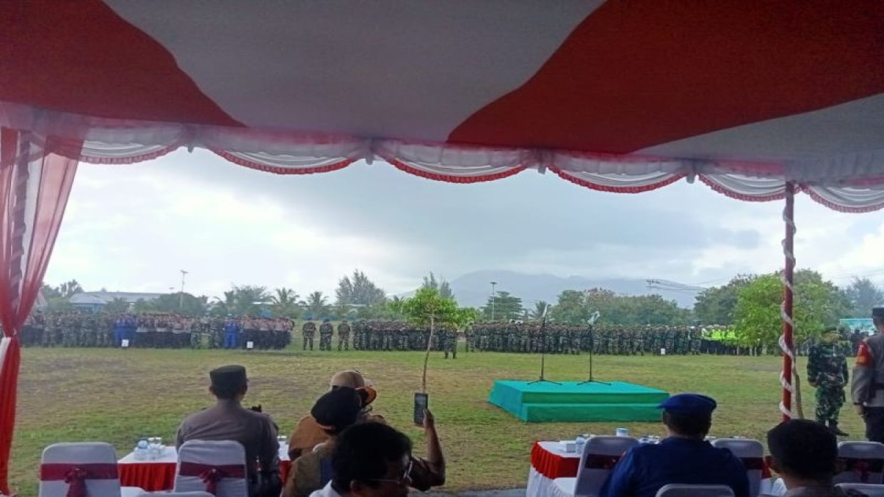 Personel gabungan TNI/Polri bersama instansi terkait di Maluku Utara akan siagakan 2.100 personel untuk melakukan pengamanan kunjungan Wakil Presiden RI Ma’ruf Amin ke Kota Ternate dan Tidore Kepulauan mulai tanggal 10 hingga 12 Mei 2023, Selasa (9/5/2023). ANTARA/Abdul Fatah (Abdul Fatah)