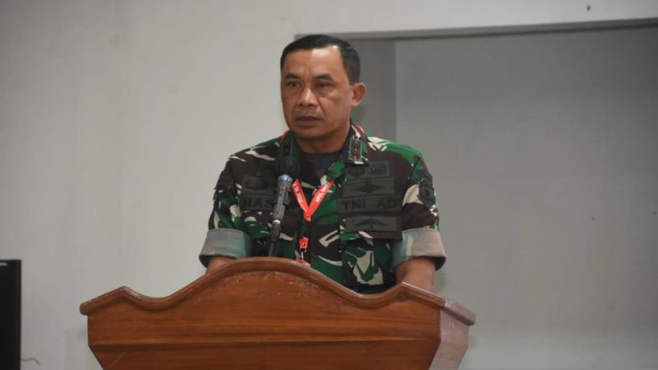 Pangdam Jaya Mayjen TNI Mohamad Hasan saat membuka Apel Komandan Satuan (Dansat) tersebar jajaran Kodam Jaya TA 2023, di Rindam Jaya, Condet, Jakarta Timur, Senin (15/5/2023). ANTARA/HO-Penerangan Kodam Jaya