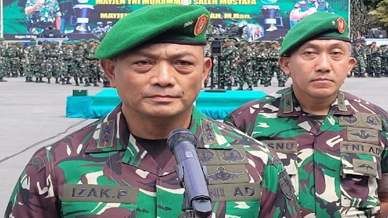 Pangdam XVII Cenderawasih Mayjen TNI Izak Pangemanan. (ANTARA/HO/Dok Firmansyah)