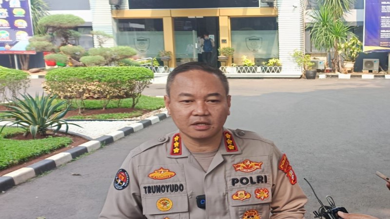 Kabid Humas Polda Metro Jaya Kombes Pol Trunoyudo Wisnu Andiko saat konferensi pers di Jakarta, Kamis (25/5/2023) ANTARA/Ilham Kausar