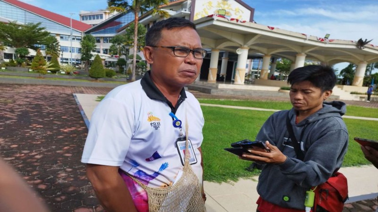Pelaksana Tugas Kepala Bappeda Provinsi Papua Barat Melkias Werinussa. (ANTARA/Tri Adi Santoso)