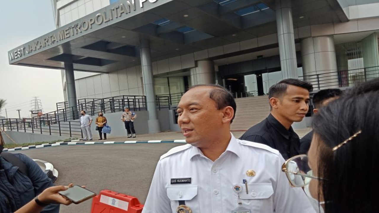 Wali Kota Jakarta Barat Uus Kuswanto saat ditemui pers, Rabu (24/5/2023). ANTARA/Risky Syukur