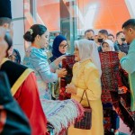 Wali Kota Medan dampingi Ibu Negara Iriana tinjau Expo Dekranas-1684305648
