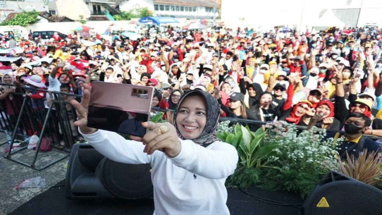 Wali Kota Mojokerto saat peringatan hari buruh di Mojokerto, Jatim, Ahad (21/5/2023) ANTARA/HO Pemkot Mojokerto