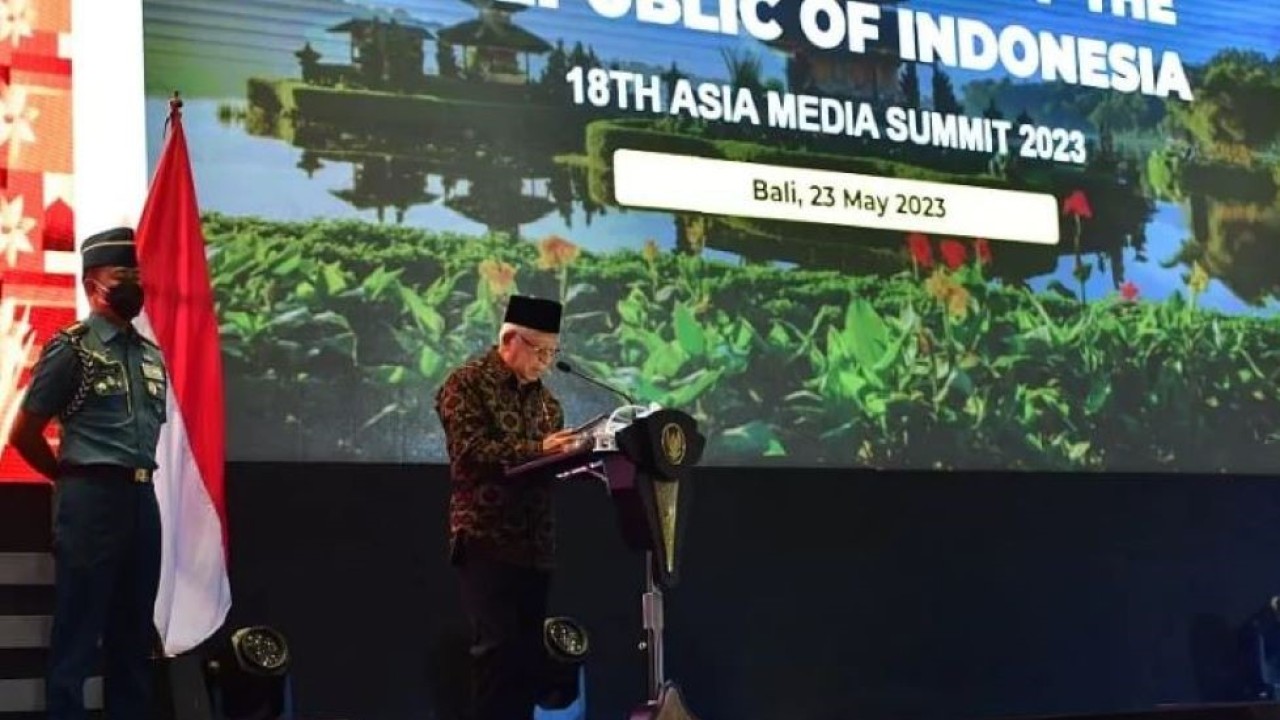 Wakil Presiden (Wapres) KH Ma'ruf Amin meresmikan pembukaan Asia Media Summit (AMS) ke-18 Tahun 2023 di Grand Hyatt Bali, Kawasan Wisata Nusa Dua BTDC, Jl. Nusa Dua, Benoa, Kabupaten Badung, Bali, Selasa (23/05/2023). (NN/SK-BPMI, Setwapres)