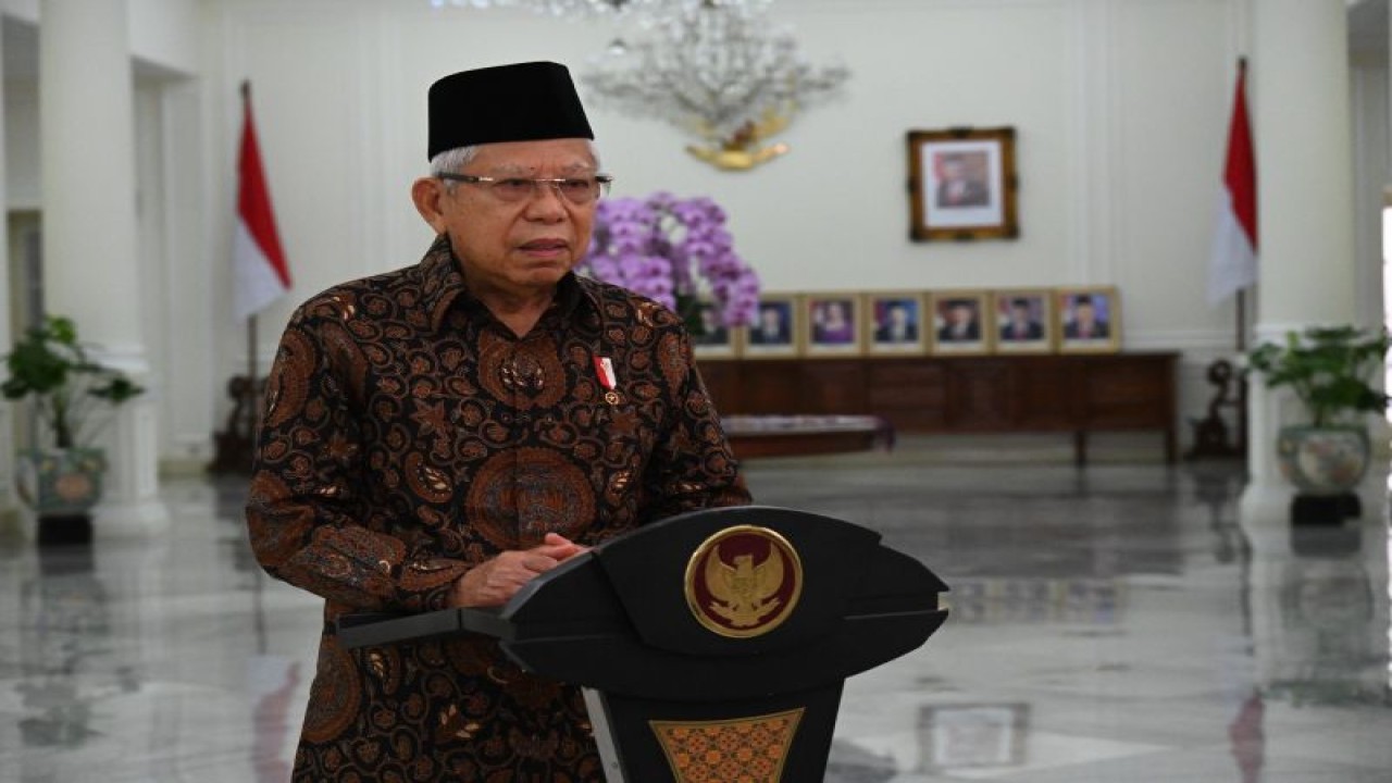 Wakil Presiden Ma'ruf Amin memberikan sambutan secara daring pada Rakornas Kepegawaian Tahun 2023 di Jakarta, Selasa (30/5/2023). (ANTARA/HO-BPMI Setwapres)