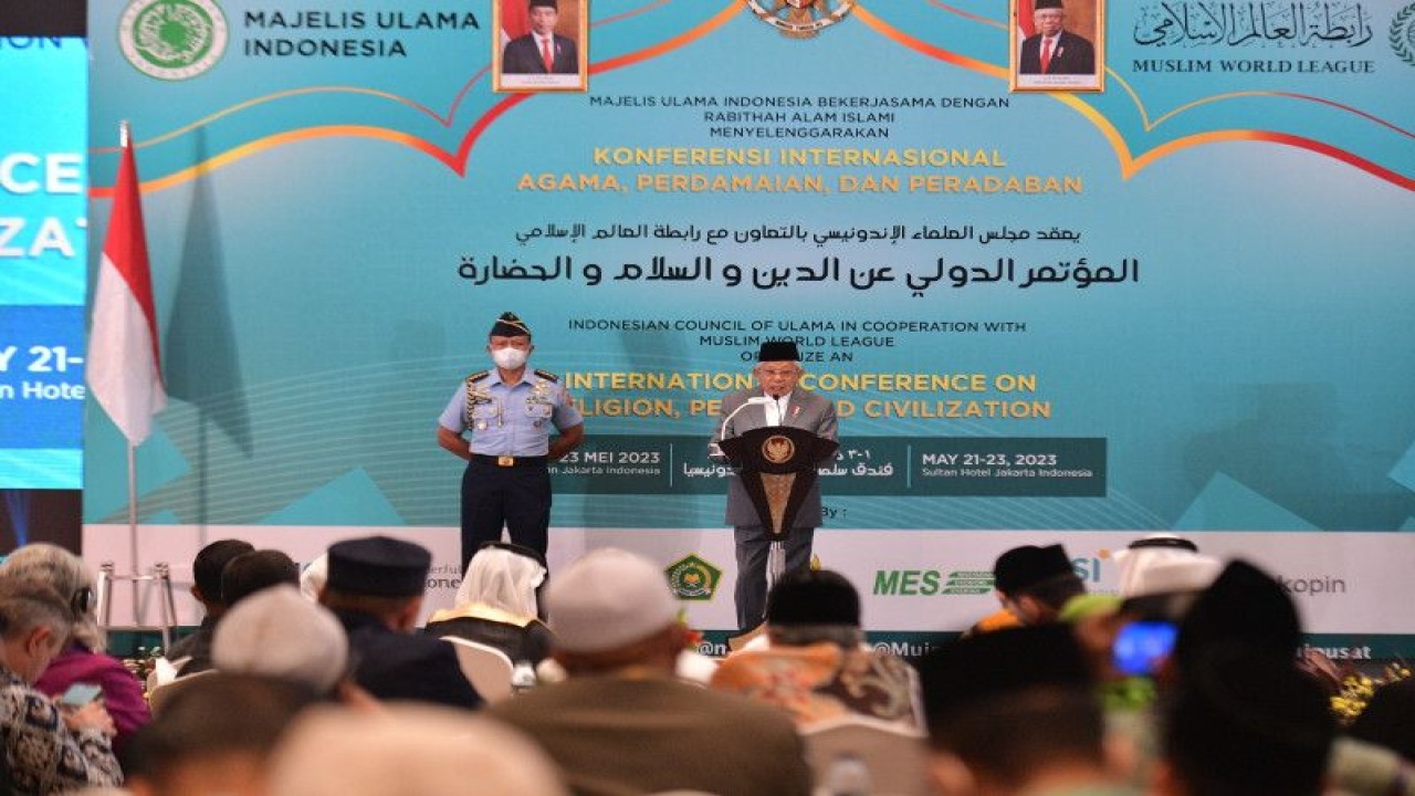 Wakil Presiden Ma’ruf Amin memberikan sambutan pada Konferensi Internasional "Agama, Perdamaian, dan Peradaban" Majelis Ulama Indonesia (MUI), di Jakarta, Senin (22/5/2023). FOTO ANTARA/HO-BPMI Setwapres