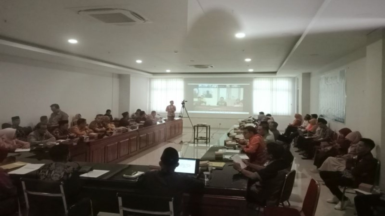 Acara rapat evaluasi percepatan pembentukan KLA di Lombok Tengah, Nusa Tenggara Barat (ANTARA/Akhyar)
