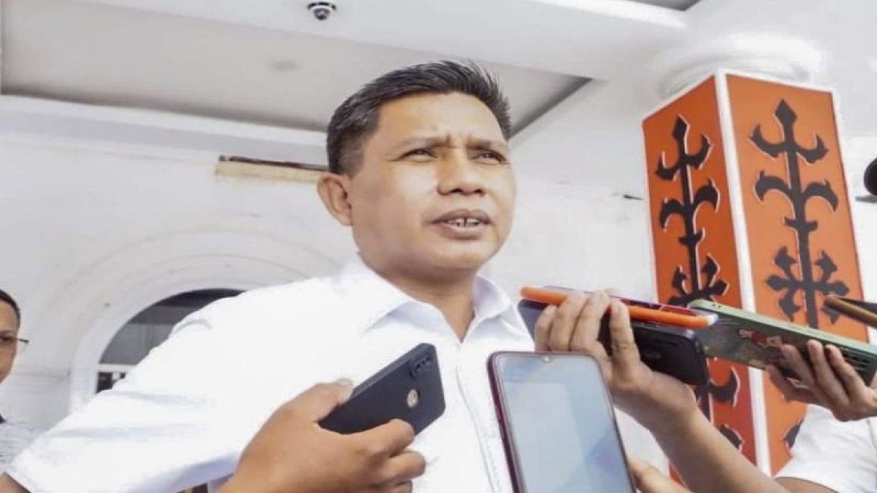 Penjabat Wali Kota Ambon, Bodewin Wattimena. (ANTARA/ Penina F Mayaut)