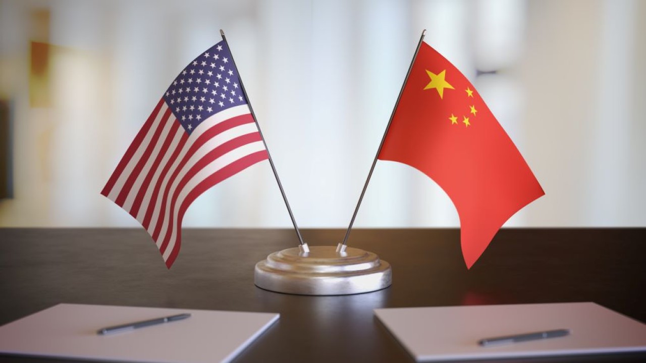 Ilustrasi. Bendera Amerika Serikat dan China. (Net)