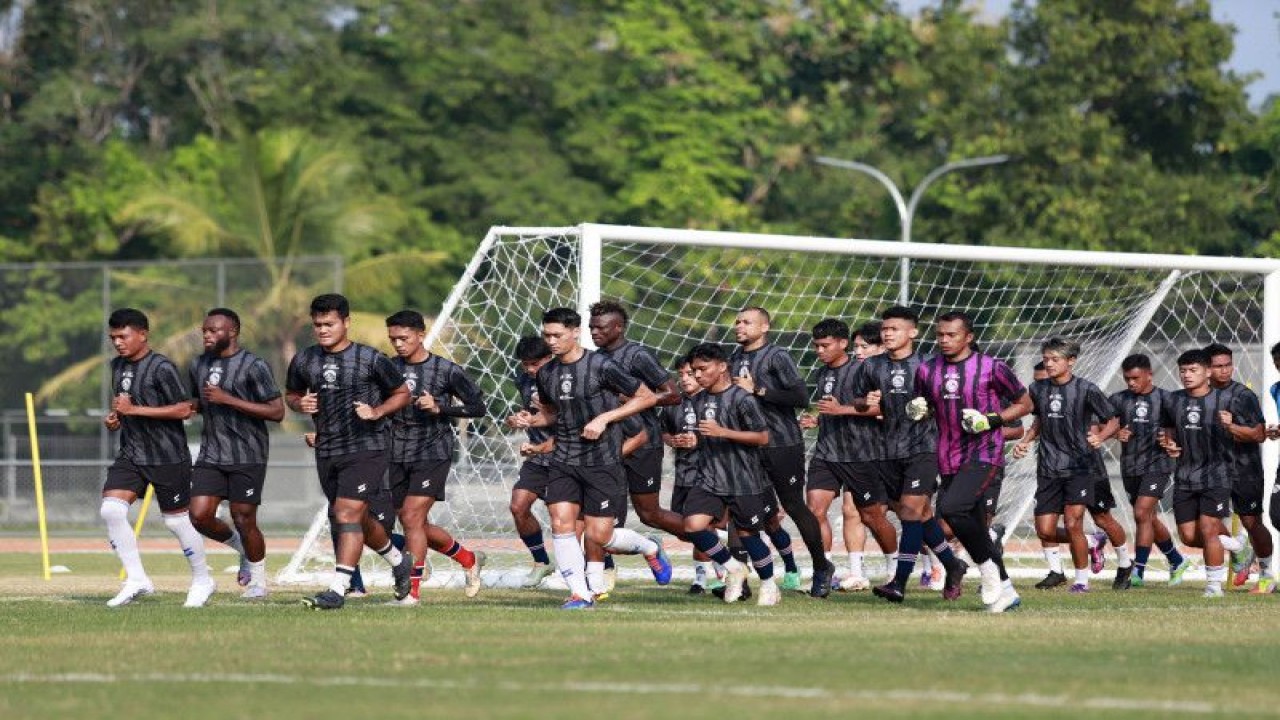 Skuad Arema FC menjalani pemusatan latihan di Yogyakarta. (ANTARA/HO-MO Arema FC)