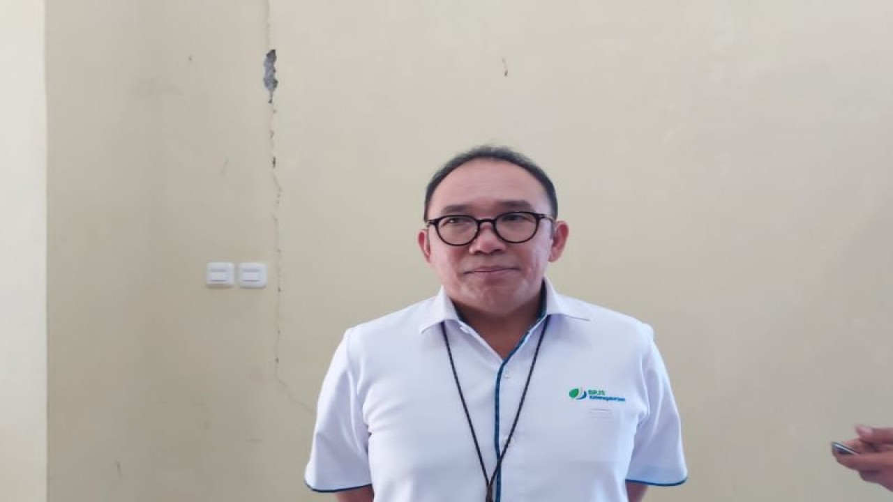 Arsip Foto-Kepala Cabang BP Jamsostek Bandarlampung Sulistijo Nisita Wirjawan, saat dimintai keterangan. (ANTARA/Dian Hadiyatna)