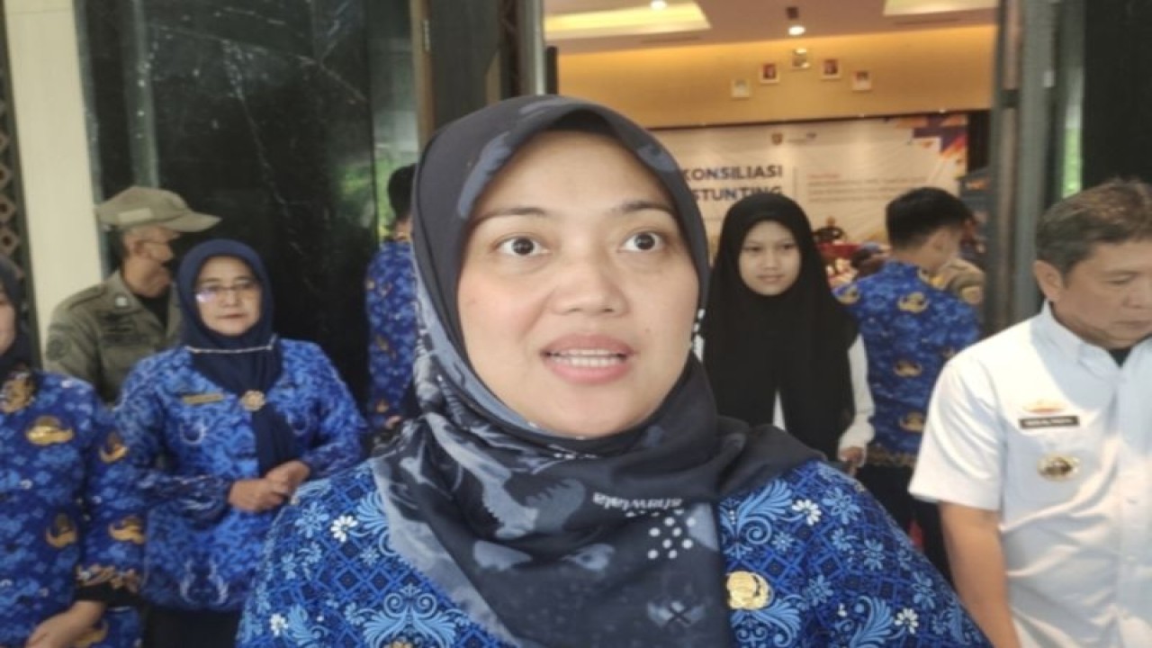 Arsip- Wakil Gubernur Lampung Chusnunia Chalim saat memberi keterangan. ANTARA/Ruth Intan Sozometa Kanafi.