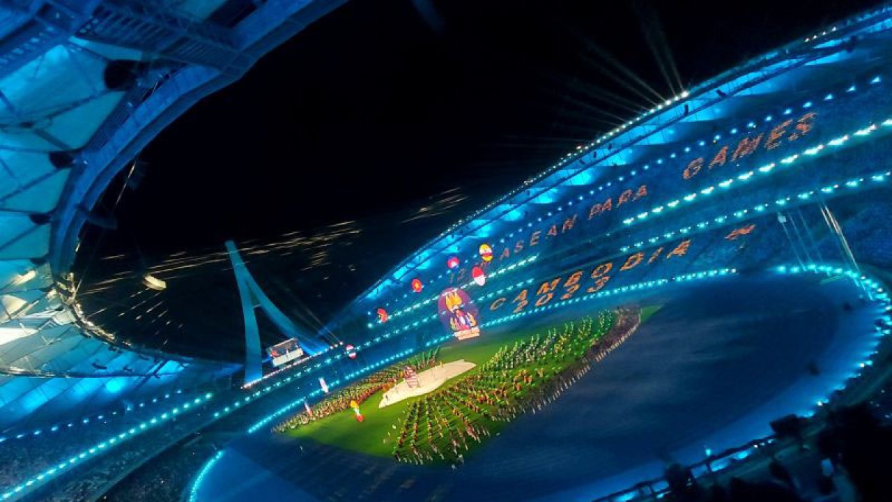 Upacara Penutupan ASEAN Para Games ke-12 yang diselenggarakan di Stadion Nasional Morodok Techo Phnom Penh, Kamboja, Jumat (9/6/2023). (ANTARA/Aditya Ramadhan)
