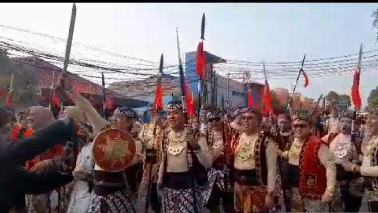 Helaran Hari Jadi Bogor ke-541 di Jalan Sudirman, Kota Bogor, Provinsi Jawa Barat, Minggu (4/6/2023). (ANTARA/Linna Susanti)