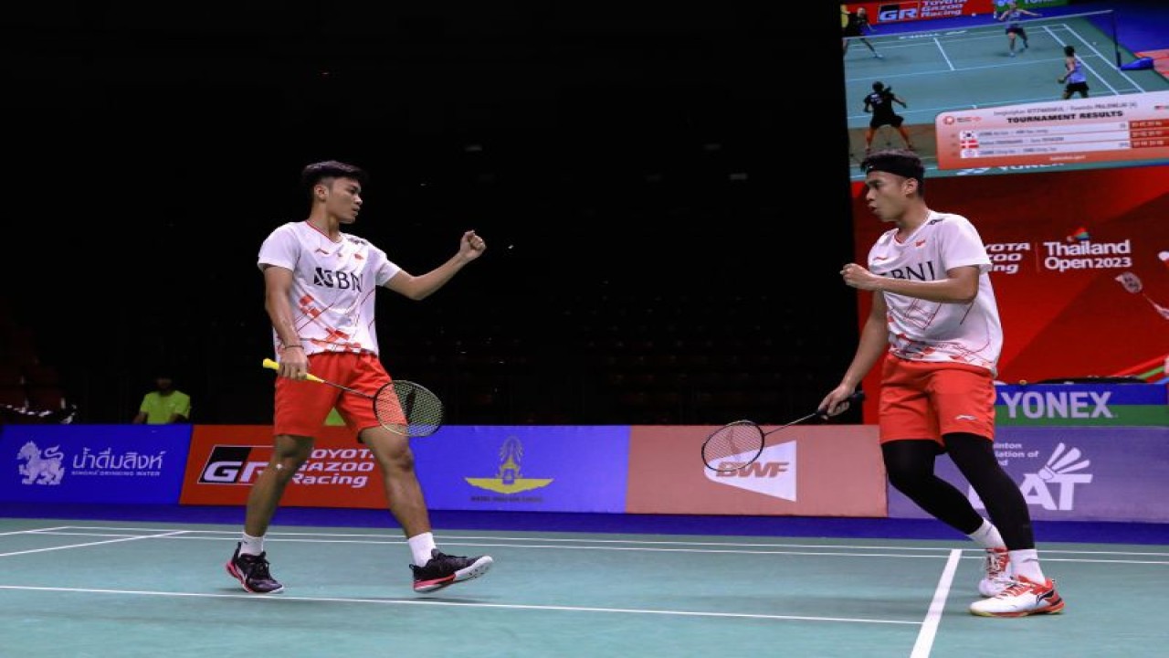 Ganda putra Indonesia Bagas Maulana/Muhammad Shohibul Fikri melaju ke final setelah mengalahkan unggulan kelima asal Korea Selatan Choi Sol-gyu/Kim Won-ho dengan skor 22-20, 13-21, 21-16 di Indoor Stadium Huamark, Bangkok, Thailand, Sabtu (3/6/2023). (ANTARA/HO-PBSI)