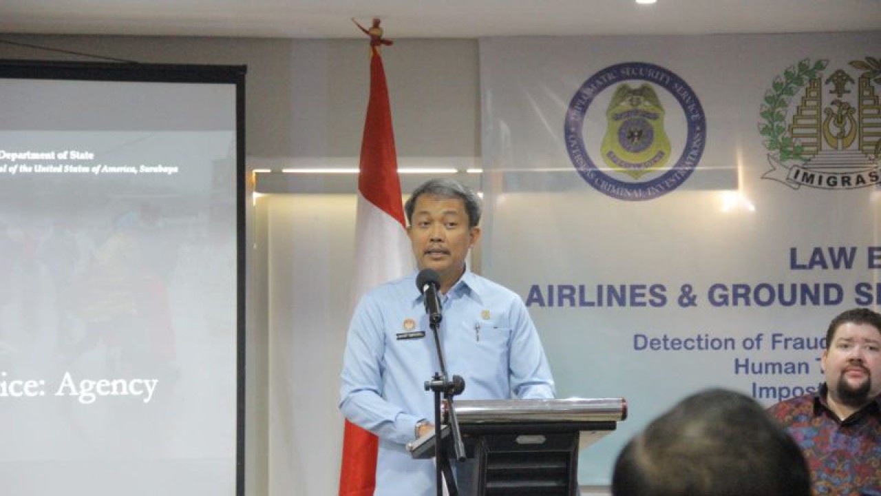 Kepala Kantor Wilayah Kemenkumham Bali Anggiat Napitupulu memberikan sambutan pelatihan petugas Imigrasi untuk mencegah kejahatan lintas negara di Sanur, Denpasar, Bali, Senin (5/6/2023). ANTARA/HO-Kemenkumham Bali