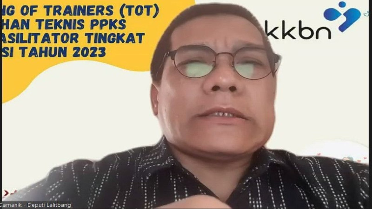 Deputi Bidang Pelatihan, Penelitian dan Pengembangan BKKBN M. Rizal Martua Damanik ketika hadir dalam Training of Trainers (TOT) Pelatihan Teknis Pusat Pelayanan Keluarga Sejahtera (PPKS) yang digelar di Jakarta, Rabu (7/6/2023). (ANTARA/HO-BKKBN)