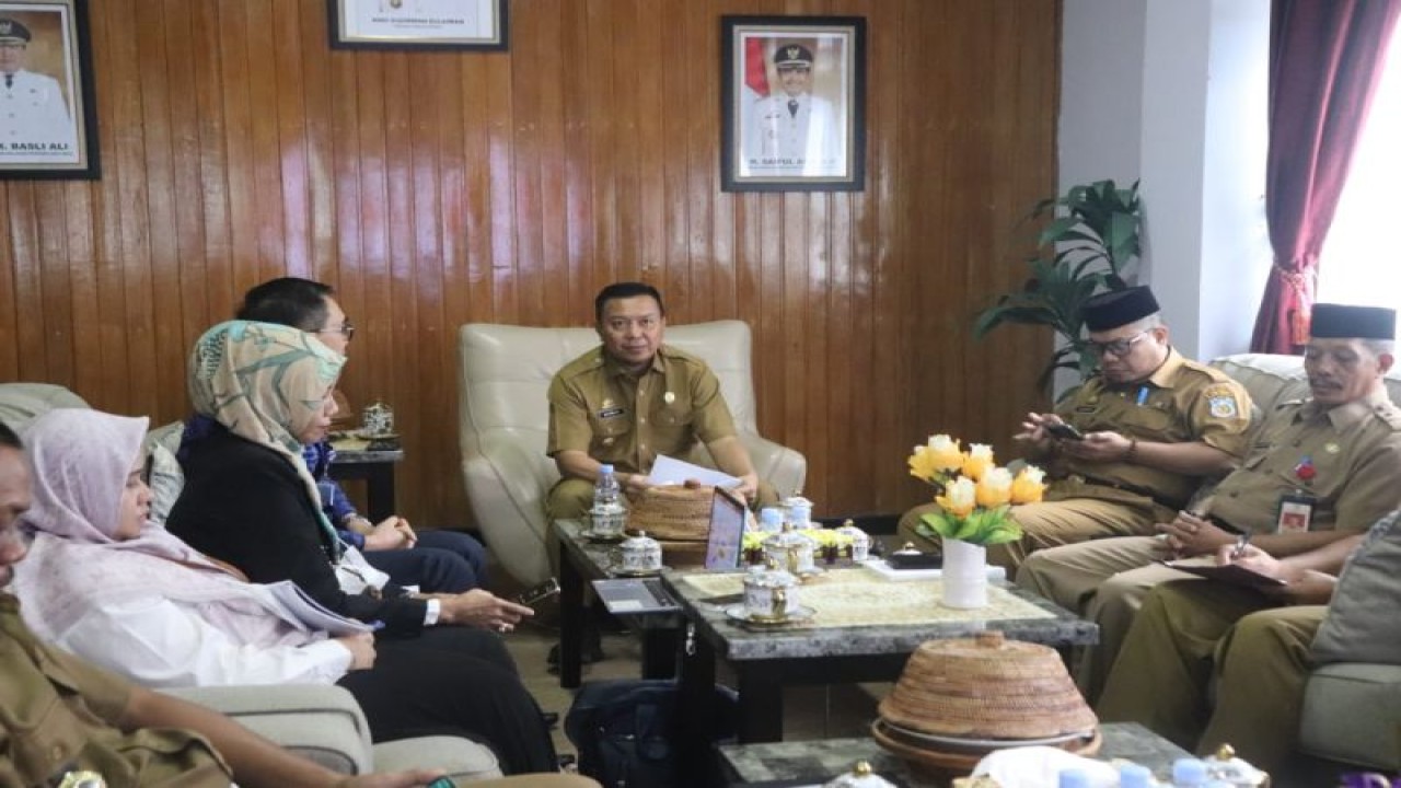 Pihak Pemkab Kepulauan Selayar saat melakukan exit meeting secara virtual bersama Kepala BPKP Sulsel di Selayar, Senin (12/06/2023). ANTARA Foto/HO-Humas Pemkab Selayar