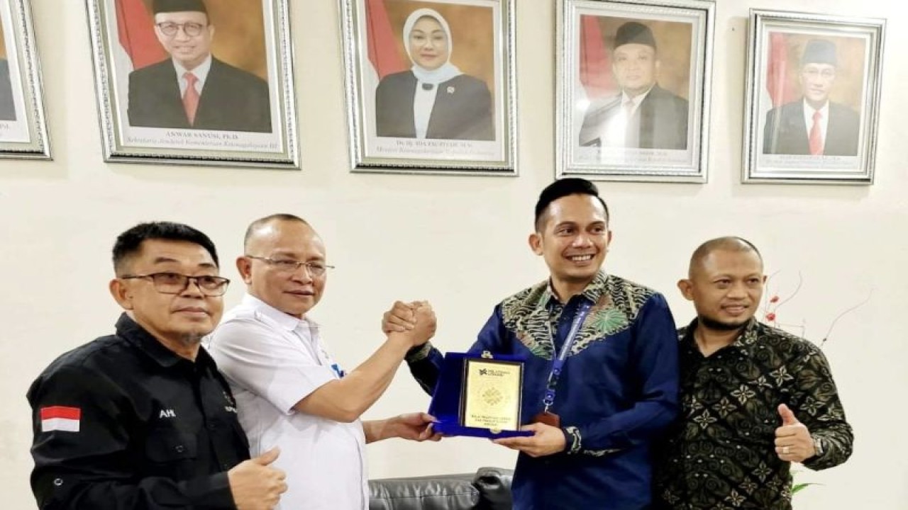 BPVP Kendari bersama FKLPID Sultra saat pertemuan sebagai bentuk sinergi mengatasi masalah ketenagakerjaan di wilayah Sulawesi Tenggara, Jumat (9/6/2023 (ANTARA/HO-BPVP Kendari)