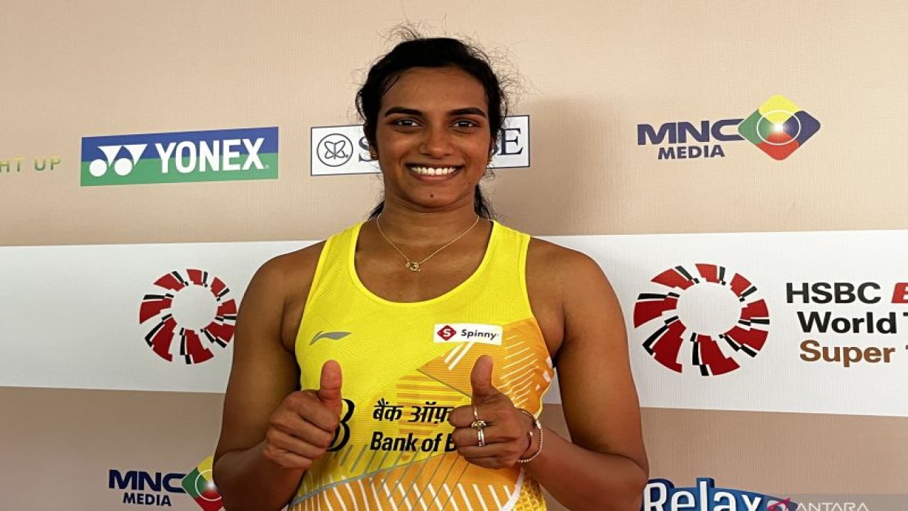 Pemain bulu tangkis tunggal putri India Pusarla V Sindhu saat ditemui usai pertandingan babak 32 besar Indonesia Open 2023 di Istora Senayan Jakarta, Selasa (13/6/2023). (ANTARA/Arnidhya Nur Zhafira)