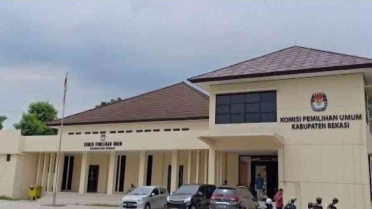 Kantor Komisi Pemilihan Umum Kabupaten Bekasi, Jawa Barat di Jalan Rangas Bandung, Kecamatan Kedungawaringin. (ANTARA/Pradita Kurniawan Syah).