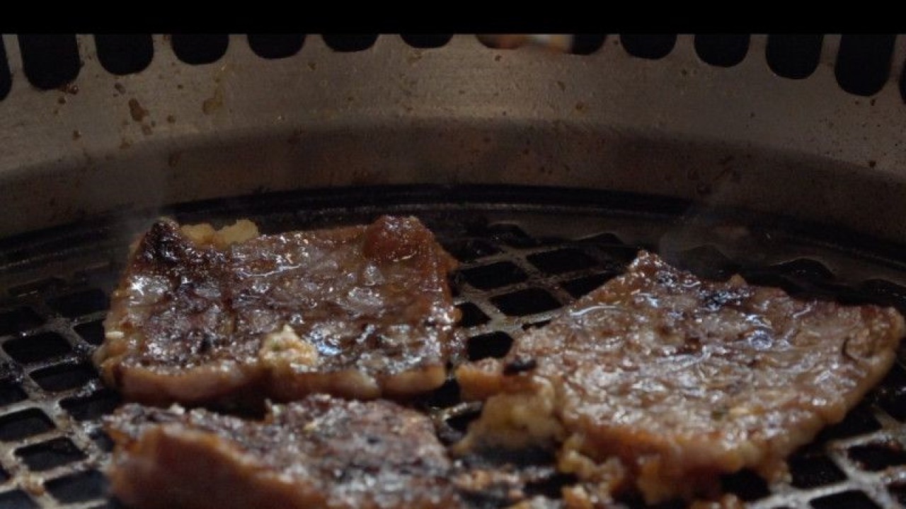 Daging sapi dipanggang di Beef Boss Summarecon Mall Kelapa Gading 2, Jakarta Utara.   (ANTARA/Nanien Yuniar)