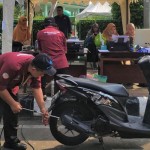 DLH Kota Tangerang menggelar kegiatan uji emisi di Masjid Raya Al Azhom, Senin (5/6/2023). ANTARA/HO-Humas Pemkot Tangerang-1685958658